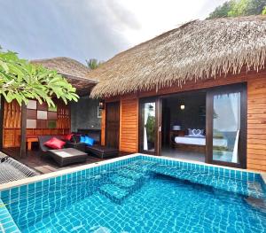 Bazén v ubytování Koh Tao Relax Freedom Beach Resort nebo v jeho okolí