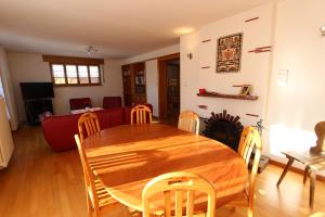 Posezení v ubytování Chalet Les Arolles