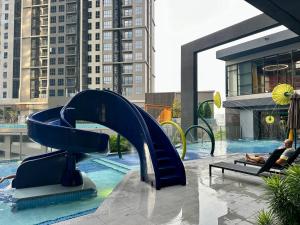 Sunway Velocity 2 -- Dual Key X Child Friendly with Comfy Home by Cowidea内部或周边的泳池