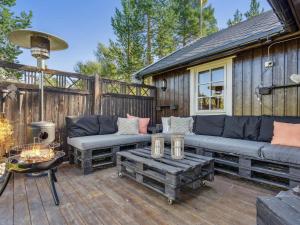 Galeriebild der Unterkunft 4 star holiday home in Storsteinnes in Rundhaug