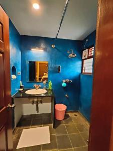 Phòng tắm tại Traditional & Modern 4BHK Villa