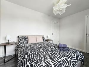 Postel nebo postele na pokoji v ubytování Glasgow Green Modern Stay
