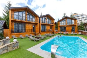 Piscina di Hotel Pid Strihoju o nelle vicinanze