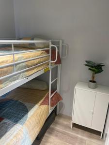 Una cama o camas en una habitación de Self contained guest house