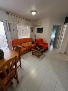 Ruang duduk di Bungalow Torrevieja REF 032 +15 gambar