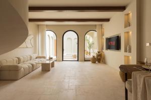 Μια τηλεόραση ή/και κέντρο ψυχαγωγίας στο Villa Sawa Romantic Reatreat Pererenan by OriVista