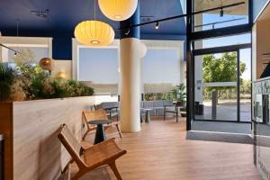 A balcony or terrace at B&B HOTEL Albacete