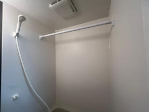 Un baño de 关西机场难波梅田直达花園町の夢旅人 37 fotos más