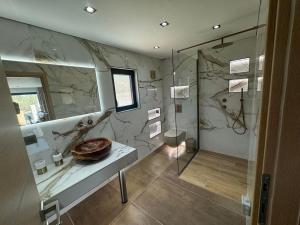 Foto sihtkohas Pirgos Dhirou asuva majutusasutuse Elements of Diros galeriist