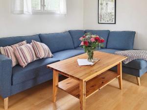 Posezení v ubytování 4 person holiday home in UDDEVALLA-By Traum