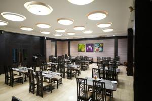Restaurace v ubytování Hotel Grand Visava Lonavala