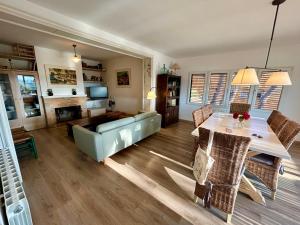 Posedenie v ubytovaní Casa amb piscina i jardí a Palamós per 6 persones