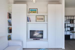 Knihovna v apartmánu