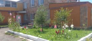 Aed väljaspool majutusasutust Sevan Garden Complex