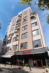 Budova, kde se hotel nachází + 37 fotografií