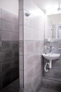 Koupelna v ubytování Hotel Gong + 37 fotografií