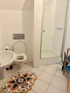Un baño de Residenz zu Caub - Rheinblick