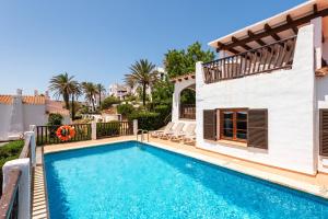 Foto dalla galleria di Villas Playas de Fornells a Fornells