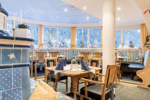 Posezení v ubytování Hotel Edelweiß-Schlössl