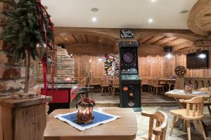 Restaurace v ubytování Hotel Edelweiß-Schlössl