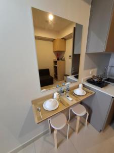 Η κουζίνα ή μικρή κουζίνα στο 1 room gold coast pik seaview +3 φωτογραφίες