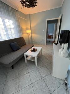TV a/nebo společenská místnost v ubytování Fanìs House