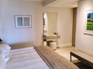Gallery image of Blue Views Studio Apartments in Cape Town