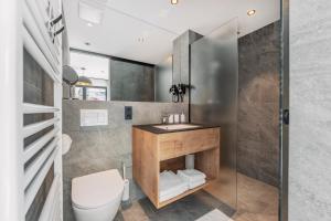 Kúpeľňa v ubytovaní ΛLPSTERN - Silvretta Card Premium Betrieb + 9 fotografií