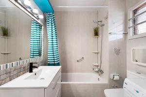 Łazienka w obiekcie Luminoso apartamento en la Plaza del Charco