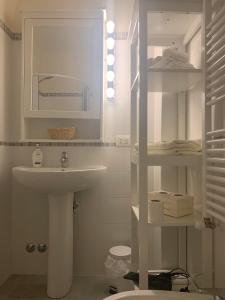 A bathroom at Affittacamere La Torre