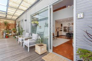 Αίθριο ή υπαίθριος χώρος στο The Tannery Loft Walk To Beach & Cafes