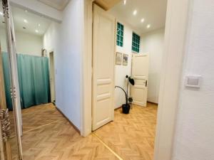 3 bedrooms apartment in the city centre, next to Nyugati Station 1132 Budapest, Kádár utca 10 kép - 2