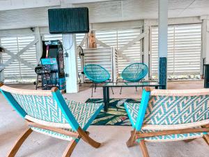 TV a/nebo společenská místnost v ubytování Eye-catching Property w/ Picturesque Coastal Views