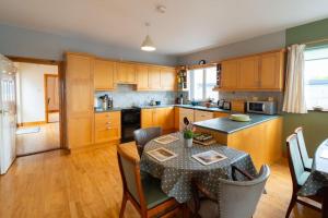 Eldhús eða eldhúskrókur á Dingle Harbour Hideaway