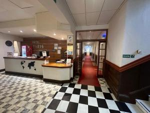 Ο χώρος του λόμπι ή της ρεσεψιόν στο Hotel Paris