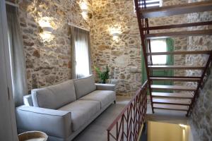 Foto dalla galleria di Kapetanospito Vacation Homes a Kardámyla