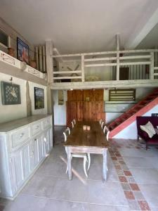 Φωτογραφία από το άλμπουμ του Le Tapis Vert - Loft avec jardin στο Auch