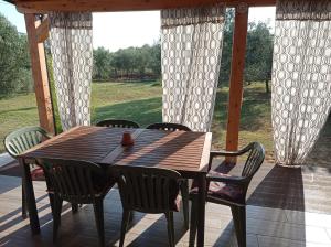 Patio alebo iná vonkajšia časť ubytovania Nature Home Eco-friendly Pet-friendly