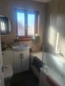 Koupelna v ubytování Edinburgh- 2 Double rooms available