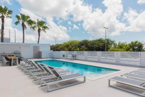 Πισίνα στο ή κοντά στο Modern Luxury Oasis -10 bedrooms