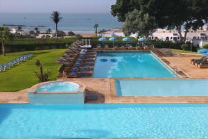 Bazén v ubytování Anezi Tower Hotel nebo v jeho okolí