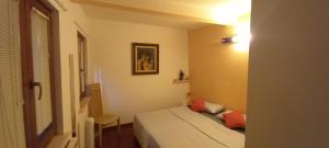 Ένα ή περισσότερα κρεβάτια σε δωμάτιο στο Ani's home +8 φωτογραφίες