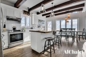 Dapur atau dapur kecil di Älpha-M - magnifique vue sur le fleuve