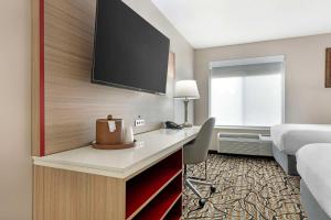 Postel nebo postele na pokoji v ubytování Best Western Plus Albert Lea I-90/I-35 Hotel
