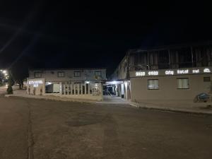 Budova, kde se hotel nachází + 9 fotografií