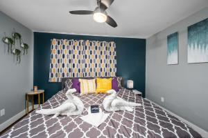 Postel nebo postele na pokoji v ubytování Lovely 1BR Apartment near Medical Center & NRG