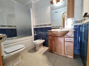 Vannituba majutusasutuses Apartamento PLAYANALA