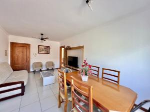 Μια τηλεόραση ή/και κέντρο ψυχαγωγίας στο Melhor custo beneficio, 2 quartos, suíte, 3 splits , wi-fi