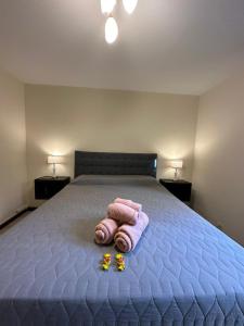 Departamento 1 dorm con cochera Nueva Córdoba 1 E INVERHOME INMOBILIARIA客房内的一张或多张床位