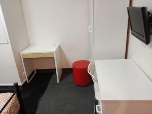 TV a/nebo společenská místnost v ubytování Studio 6 - Wright Lodge
